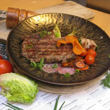 Le Bistro Hotell *