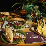 Le Bistro Hotel