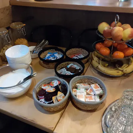 酒店 小酒馆 *