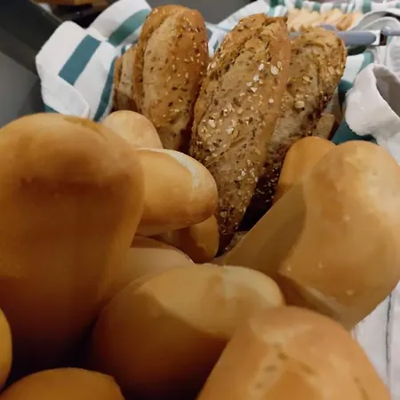Готель Le Bistro *