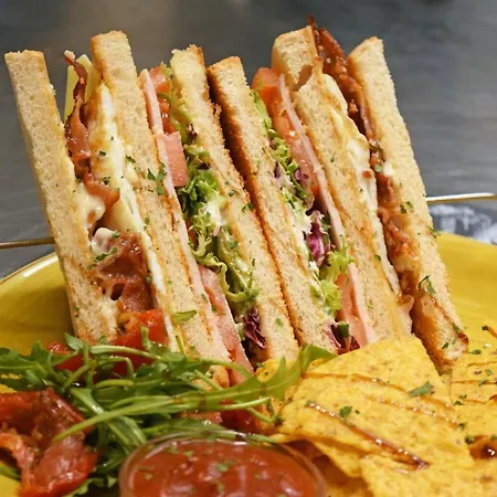 Le Bistro